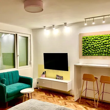 Apartment Happy Sweet Nis